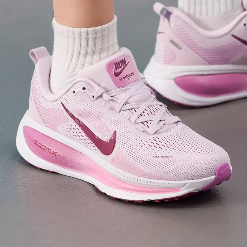 ナイキ レディースシューズ オリジナル 軽量 通気性 フィッ - Lightweight Road Running Shoes のレビューと価格