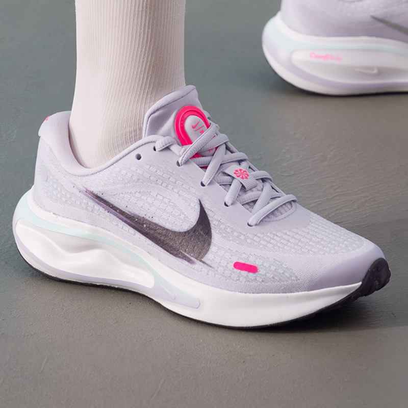 ナイキ レディースシューズ オリジナル 軽量 ロードランニン - Lightweight Road Running Shoes のレビューと価格