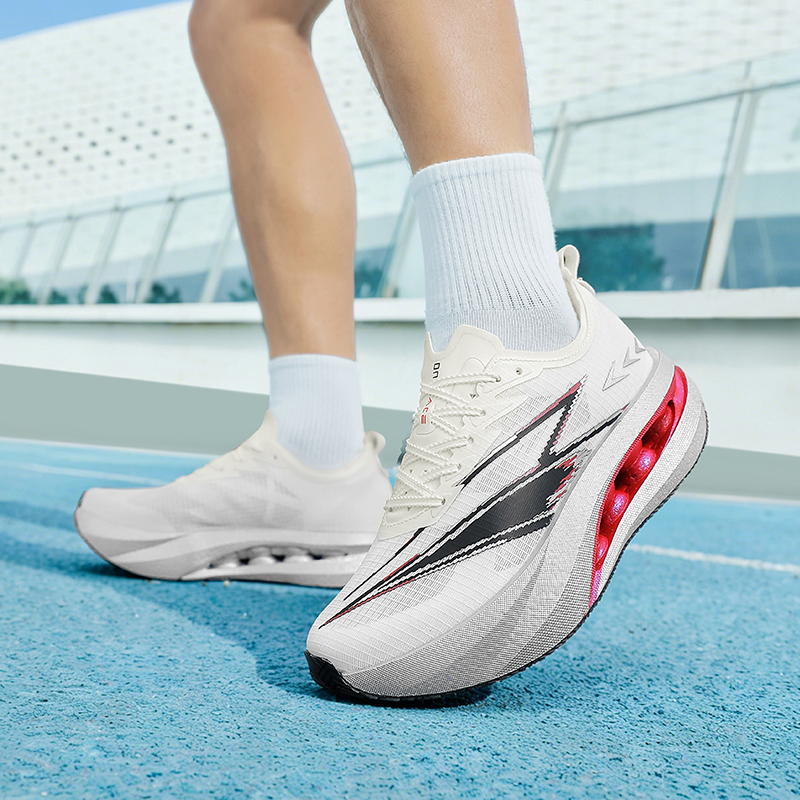 新しいマラソンレーシングカーボンプレートランニングシューズ通 - Carbon Plate Marathon Racing Shoes のレビューと価格